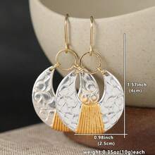 Vintage Dual-Tone Embossed Fan-Shaped Earrings, Suitable For Women's Daily Commute, Dating, Niche Atmosphere, Bohemian Style Earrings - Two-color - View 5