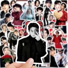 50張 K-POP BT/S ARIRANG 專輯貼紙，包含 SU/GA、J-Ho/Pe、Ji/Min、V 和 Jung/K00k 多種風格，必備 BT/S 粉絲周邊，適合裝飾卡片、專輯、筆記本、手機殼和行李箱 - 彩色 - 查看 9