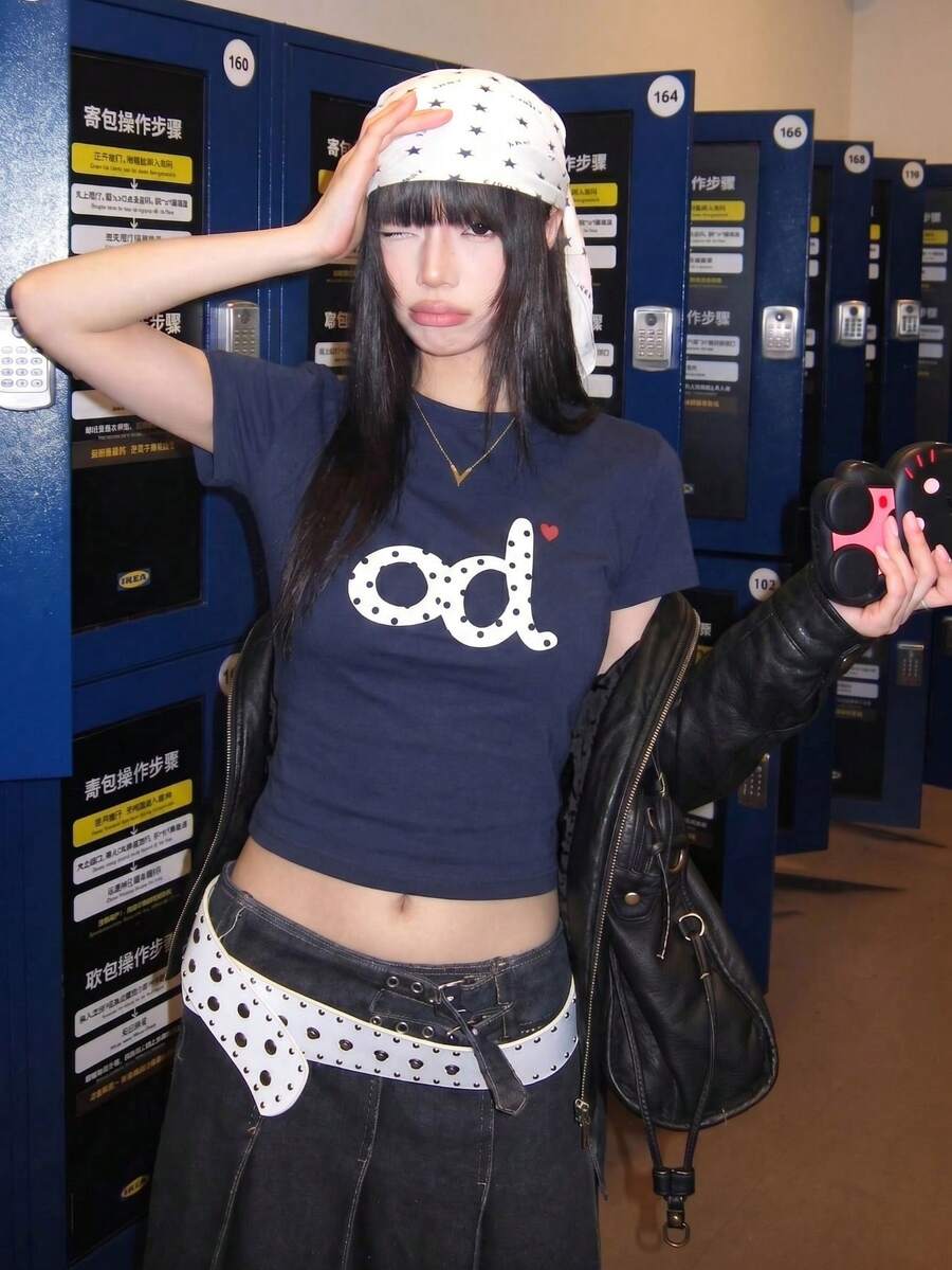 Y2K辣妹風波點字母愛心印花短版短袖T恤 女款海軍藍修身露腰上衣 美式極簡休閒風 - 藏青色 - 查看 1