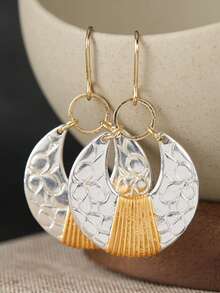 Vintage Dual-Tone Embossed Fan-Shaped Earrings, Suitable For Women's Daily Commute, Dating, Niche Atmosphere, Bohemian Style Earrings - Two-color - View 7