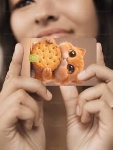 1pc Cookie Cat Credit Card Sticker Privacy Protection Card Skin, Big Eye Cute Pet Party Birthday Gift PVC Material Anti-Fingerprint Anti-Scratch Wear-Resistant Card Sleeve, Suitable For Men, Women, Couples, Small Chip Card, Bank Card Decoration Sticker, Credit Card, Transit Card, Student Campus Card Personalized DIY - Type a - View 5