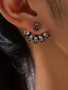 1 par de pendientes de botón de moda para mujer, diseño único de calavera gótica, minimalista, adecuado para uso diario y fiestas - Plateado - Ver 1