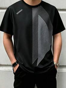 Camiseta Casual de Manga Curta com Estampa Listrada Masculina, Versátil para Esportes ao Ar Livre e Uso Diário, Camiseta de Verão - Preto - Visão 1