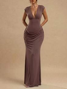 Tief ausgeschnittenes V-Ausschnitt plissiertes figurbetontes langes Kleid - elegant geeignet für Abendpartys und Hochzeiten, Damen Sommer Freizeitkleid - Braun - Übersicht 3