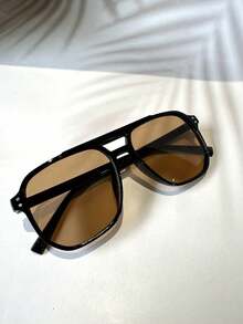 1 par de gafas de moda cuadradas para hombre, diseño clásico retro, ligeras y cómodas. Montura negra con lentes marrones, adecuadas para viajes, vacaciones, uso diario, playa y actividades al aire libre. Gafas esenciales para vacaciones de verano en la playa y viajes al aire libre. - Multicolor - Ver 5