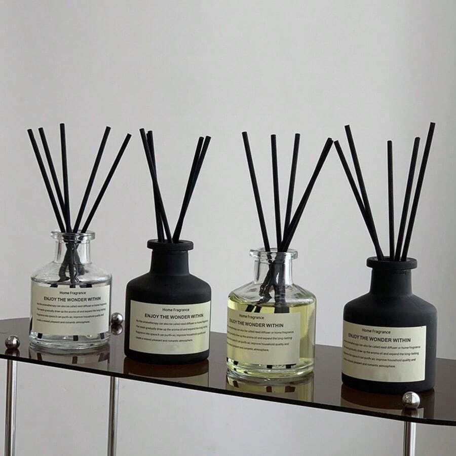 1 Set (1 Bottle Aromatherapy Oil + 4 Diffuser Sticks) Flameless Home Aromatherapy Oil Indoor Diffuser Set, Long-Lasting Fragrance, Suitable For Bedroom, Bathroom, Living Room, Etc., Perfect Christmas And New Year Gift - Multiple Styles - View 1