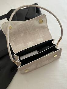 Tas Bahu Minimalis Vintage Elegan dengan Tekstur Denim Warna Polos dan Penutup Asimetris - Krem - View 11