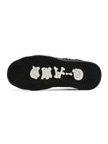 Q-AND Tênis Esportivo de Skate Plano com Patchwork de Lona em Contraste Preto e Branco para Homens 2026 Novo Decoração de Estrela Cano Baixo com Cadarço Clássico Versátil Tênis Esportivo Casual, Design Original para Uso Diário, Estilo Único - Preto e Branco - Visão 8