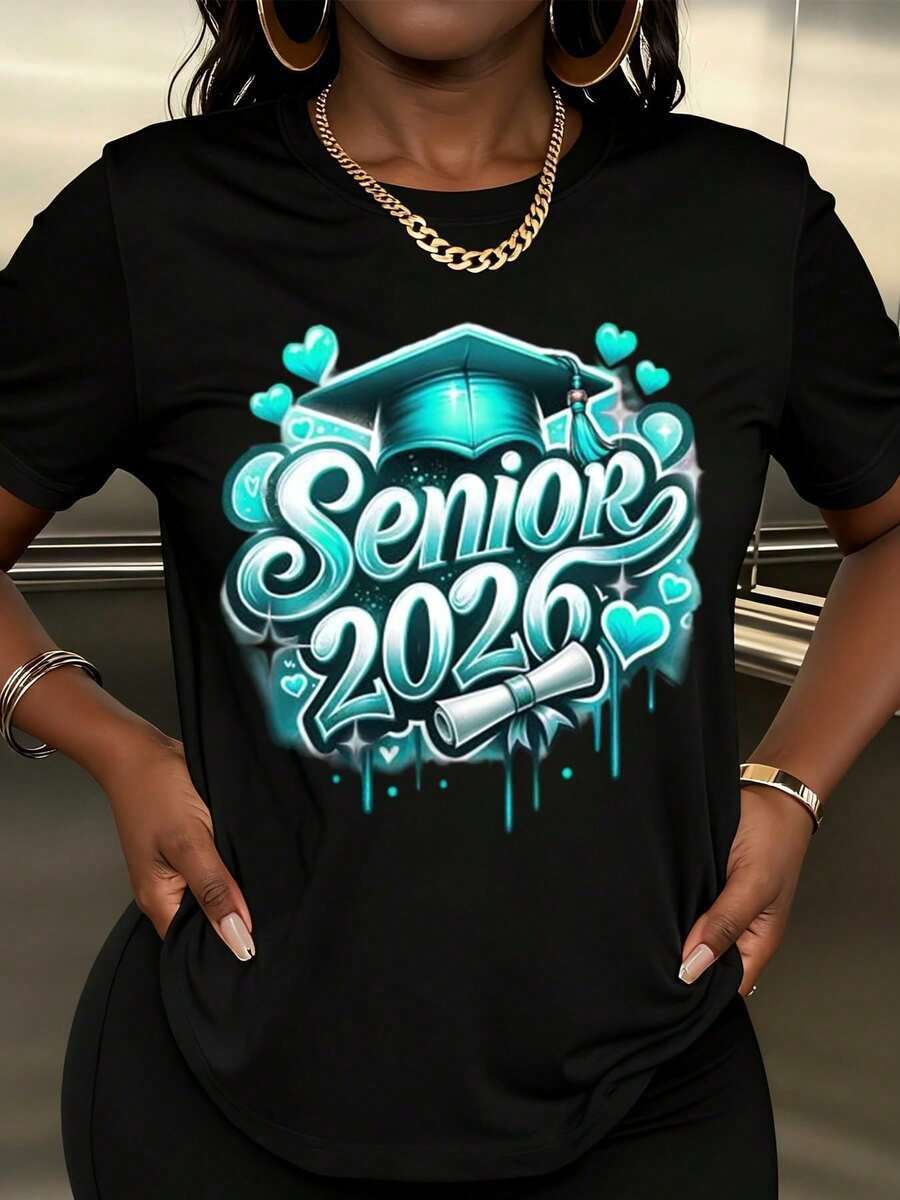 Camiseta de Moda para Mujer con Diseño de Gorro de Graduación y Diploma para el 2026, con Gráficos de Corazones y Gotas para Celebración de Graduación - Negro - Ver 1