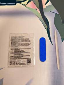 10片短款手工美甲贴片，适合派对和日常佩戴，“甜美樱桃豹纹”樱桃蝴蝶结豹纹设计，易于佩戴。10片Y2K风格手工美甲贴片，适合女孩和女士的节日派对、音乐节和日常佩戴，也是情人节和母亲节的礼物之选。 - 白色 - 查看 7