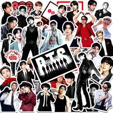 50張 K-POP BT/S ARIRANG 專輯貼紙，包含 SU/GA、J-Ho/Pe、Ji/Min、V 和 Jung/K00k 多種風格，必備 BT/S 粉絲周邊，適合裝飾卡片、專輯、筆記本、手機殼和行李箱 - 彩色 - 查看 6