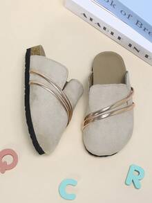 1雙女童四季款米色杏仁形包頭拖鞋，香檳金雙帶飾穆勒鞋，舒適平底鬆垮鞋，適合居家、戶外玩耍、走路、度假 - 杏色 - 查看 3