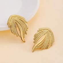 2pcs Chic 18K Gold-Plated Stud Earrings Set – Creative Gold Stud Earrings Design | Fashionable Minimalist Design Specially For Women, Exquisite Design Suitable For Daily Wear And Gifting, Fashion Accessory To Enhance Your Look - Gold - View 3