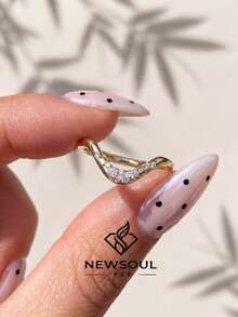1枚优雅V形闪亮锆石戒指，925纯银材质，时尚女性的理想礼物，适合舞会、聚会和派对等场合佩戴。 - v字閃鑽戒指 - 查看 2