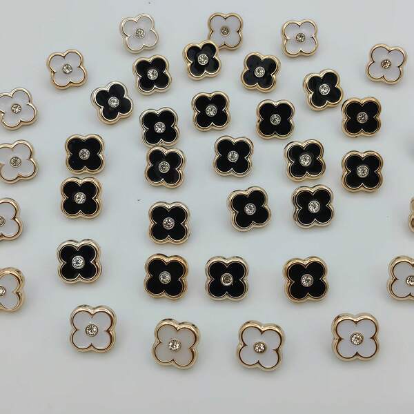 20 cái/1.1cm cúc nhựa đính đá phong cách thời trang tối giản cá tính họa tiết cỏ bốn lá phối màu hoa sang trọng vàng trắng, phong cách Âu Mỹ cao cấp vintage đen vàng, cúc nhựa đính đá thủ công chất lượng cao đa năng màu trắng đen dùng cho quần áo, túi xách, mũ, áo khoác, áo len, quần, sơ mi, DIY trang trí