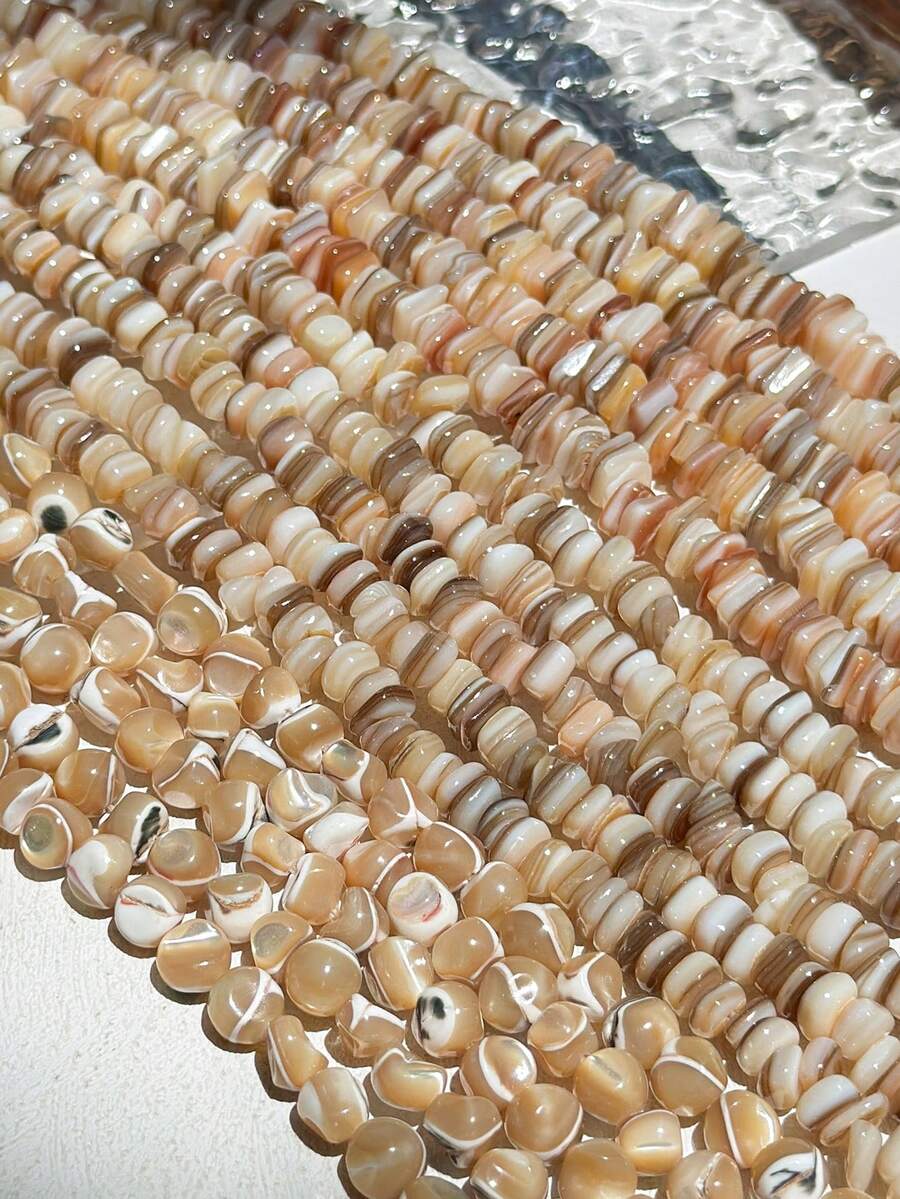 1個美拉德色系天然貝殼與碎石風散珠，棕色不對稱貝殼隔珠，適用於手工DIY手鍊與項鍊配件