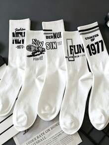 4 paires de chaussettes mi-mollet pour hommes, contraste noir & blanc aléatoire avec lettres & chiffres, haute élasticité, côtelées, respirantes, absorbantes, portables toute l'année, style de rue cool, convient pour le campus, les sorties, le quotidien, les festivals de musique, les fêtes, les sports - Multicolore - Voir 6