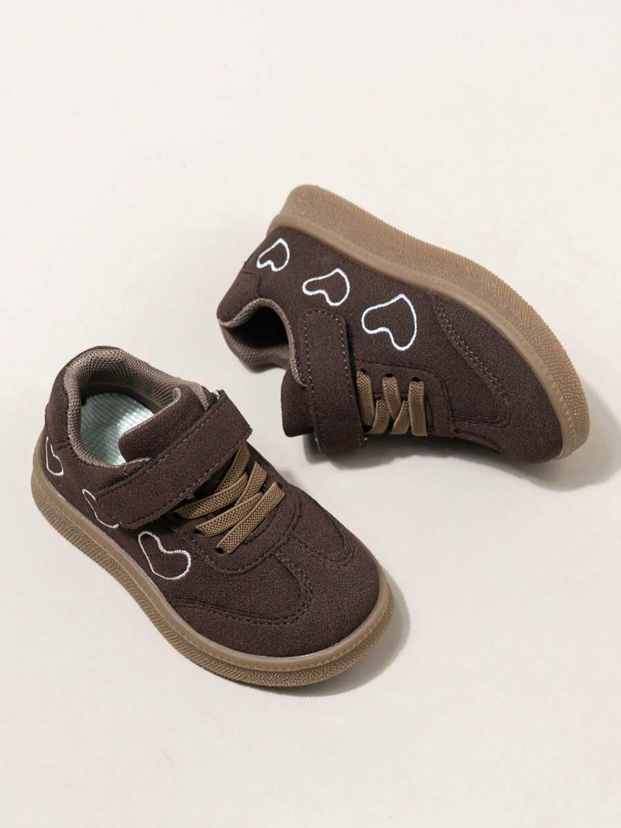 Unisex Kids' Skate Shoes Spring/Autumn New Style Hook And Loop Heart Embroidery Soft Sole Non-Slip Versatile Training Shoes Suitable For School Training Indoor/Outdoor - Brown - View 1