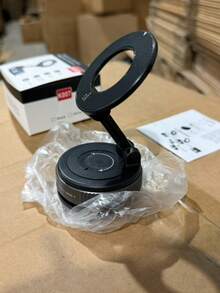 Soporte para teléfono de coche plegable 360°, montura magnética para salpicadero con base de succión al vacío, soporte de navegación ajustable compatible con iPhone y dispositivos MagSafe, accesorio compacto para coche - 1 pieza - Ver 9