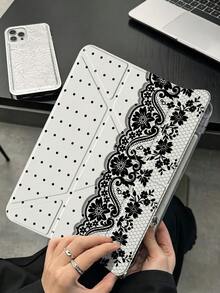 這款精緻可愛的卡通黑花蕾絲波點雙面彩繪壓克力透明水晶背蓋防震耐用，適用於 iPad 第 7 代、第 8 代（10.2 吋）和第 10 代。內建筆槽，支持睡眠/喚醒功能和多種折疊支架模式，是理想的禮物選擇。 - 彩色 - 查看 3