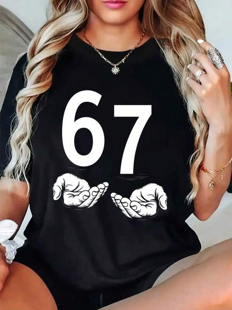 Black Round Neck T Camiseta With Number 67 And Hands Print Casual Loose Fit Top For Everyday Wear