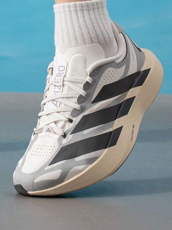  Giày chạy bộ adidas Adizero Evo SL Comfort Fit dành cho nam, màu trắng/xám.