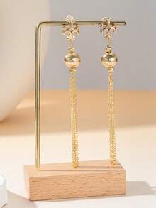 Pendientes de mujer minimalistas y elegantes con diseño geométrico grande y redondo de flor cruzada, accesorio versátil para uso diario, citas y fiestas - Dorado - Ver 5