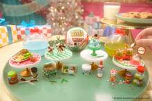 MGA Entertainment MGA's Miniverse Make It Mini , The Grinch Dr. Seuss, Mini Collectibles, Mystery Blind Packaging, Seasonal, DIY, Crafts, Resin Play, Replica Food, NOT Edible, Collectors, Gift(Random) - Multicolor - View 4