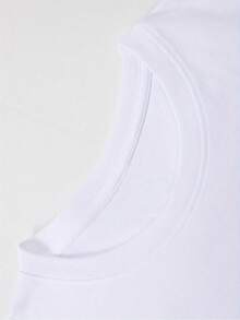Camiseta casual para hombre, con ajuste regular para inclusividad. El clásico cuello redondo y las mangas cortas ofrecen opciones de estilo versátiles con estampados de moda que añaden un to - Blanco - Ver 3