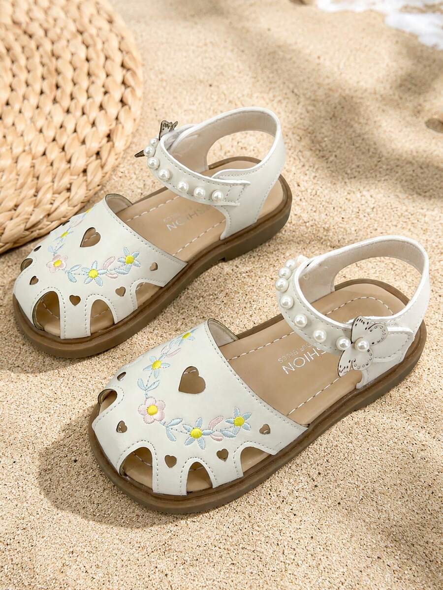 1 Pair Girls Butterfly Pearl Floral Embroidery Heart Cutout PU Peep Toe Ankle Strap Flat Cute Sandals For Summer Party Vacation - Beige - View 1
