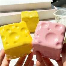 7cm 高品質起司壓力紓壓玩具，PU材質快速回彈，適合節日禮物，趣味可愛紓壓禮品，生日、復活節、萬聖節、聖誕節、派對禮物的理想選擇 - 查看 7