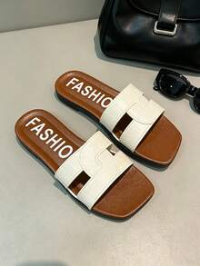 Sandalias de mujer con tiras cruzadas, sandalias planas de verano, sandalias planas casuales de mujer, sandalias de verano, sandalias blancas, zapatos de verano de mujer, sandalias de mujer, zapatos de vacaciones, pantuflas blancas, sandalias planas de mujer, sandalias cómodas de mujer, pantuflas para el hogar, sandalias planas de verano cómodas para mujer, sandalias planas de punta abierta, sandalias de playa y vacaciones, pantuflas casuales elegantes - Blanco - Ver 1