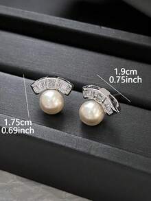 1 paire de boucles d'oreilles clous élégantes, exquises, petites et minimalistes, avec design en fausses perles et incrustation de strass en verre, douces et polyvalentes, convenant pour le trajet quotidien et le port décontracté des femmes - Argent - Voir 3