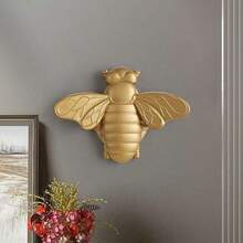 1pc 2D Flat Printed Creative Unique Golden Bee Shaped Wall Decor Craft Hanging, Flat Printed Acrylic Material Decorative Insect Accessory, Home Party Insect Museum Creative Hanging Ornament Niche Gift - Gold - View 3