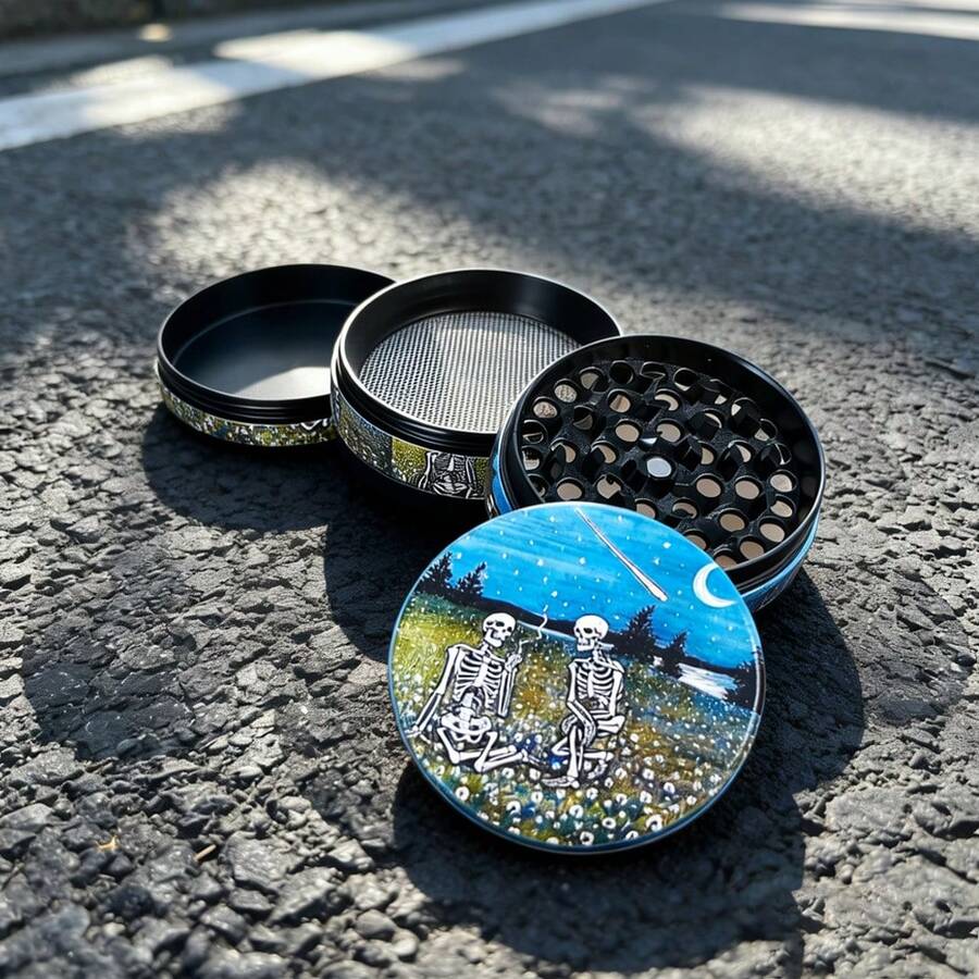 1PC, New Night Sky Skull Art Print 50MM 4-Layer Grinder, Zinc Alloy Grinder With Screen, Personalized Graffiti Portable Powder Grinding Tool