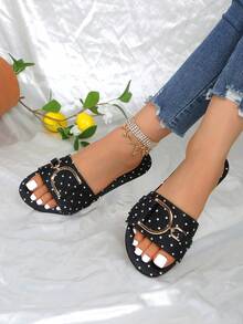 Sandalias planas tipo slide nuevas para el verano 2025, zapatos planos elegantes con hebilla dorada retro de moda, zapatos de playa estilo vacaciones, sandalias elegantes de hada preppy de moda universitaria vanguardista para vacaciones, playa, bohemio casual de cuero PU con hebilla para playa, festival, boda, universidad, vacaciones, fiesta, oficina, hogar, exterior, primavera, verano, otoño - Blanco y Negro - Ver 4