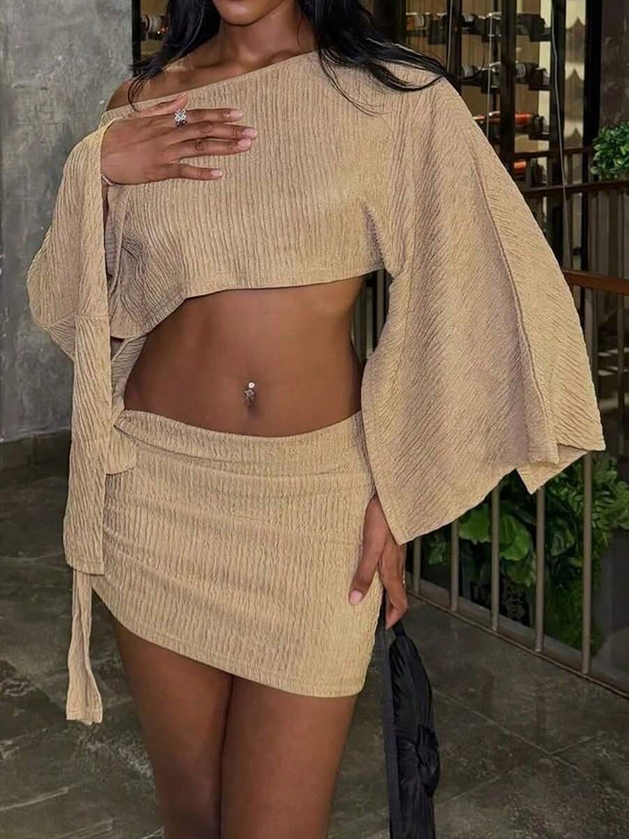 Ensemble Top Court Asymétrique Blanc Texturé & Mini-Jupe Taille Haute à Nœud, Chic Élégant pour les Vacances