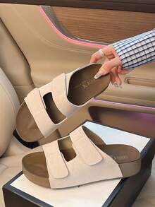 Women's Summer New Beach Flat Casual Sandals Thick Sole Versatile Vacation Style Fashion Platform Slippers - Beige - View 7