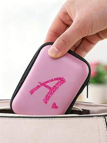 Tas Penyimpanan Digital Mini Portabel Motif Hati Merah Mawar Huruf A-Z, Tas Digital Tahan Air dan Anti Jatuh Motif Hati, Kantong Organizer Ritsleting Tahan Guncangan, Tas Perjalanan Portabel untuk Earphone, Kabel Pengisi Daya, USB Drive, dan Aksesori Digital Kecil, Ringan, Kotak Penyimpanan Ritsleting, Tas Penyimpanan Kabel Data Gaya Dompet, Tas Digital, Tas Produk Elektronik, Sempurna untuk Penggunaan Sehari-hari, Perjalanan, Kerja dan Belajar, Tas Penyimpanan Aksesori yang Dipersonalisasi, Hadiah untuk Teman, Keluarga dan Kolega. - MultiWarna - View 8