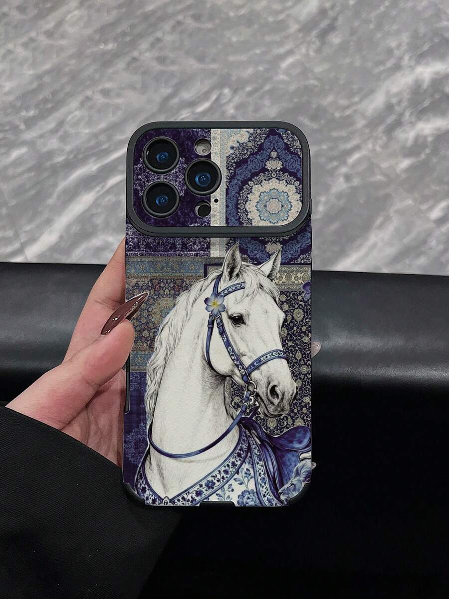 1 pièce Nouveau étui de téléphone vintage à carreaux patchwork & motif de cheval blanc, texture , coque de protection antichoc compatible avec IPhone 17/17Pro/17ProMax/16/16Pro/16ProMax/16Plus/15/15Plus/15Pro/15ProMax/14/14Plus/14Pro/14ProMax/13/13Pro/13ProMax/12/12Pro/12ProMax/11/11ProMax, coque souple de protection anti-choc anti-collision - Multicolore - Voir 1