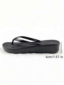 Tongs d'été pour femmes à plateforme épaisse de 4 cm et talons hauts, noir pur, design minimaliste, cadeau idéal pour les sorties à la plage - Tongs - Voir 6