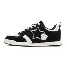 Q-AND Tênis Esportivo de Skate Plano com Patchwork de Lona em Contraste Preto e Branco para Homens 2026 Novo Decoração de Estrela Cano Baixo com Cadarço Clássico Versátil Tênis Esportivo Casual, Design Original para Uso Diário, Estilo Único - Preto e Branco - Visão 12