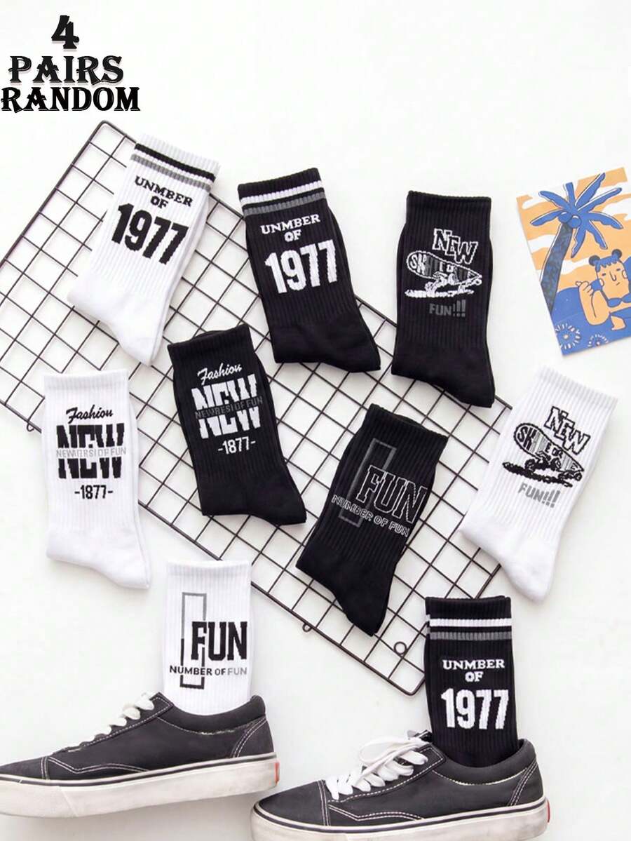 4 paires de chaussettes mi-mollet pour hommes, contraste noir & blanc aléatoire avec lettres & chiffres, haute élasticité, côtelées, respirantes, absorbantes, portables toute l'année, style de rue cool, convient pour le campus, les sorties, le quotidien, les festivals de musique, les fêtes, les sports