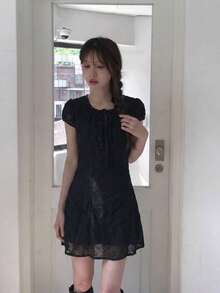 YCYC 韓式蝴蝶結裝飾女款百搭寬鬆後拉鍊短袖短洋裝 - 黑色 - 查看 6
