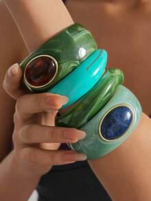Brazalete de acrílico con degradado geométrico asimétrico de estilo europeo y americano, pulsera elegante y fresca para ir al trabajo, joyería de mano de nicho de alta gama - Multicolor - Ver 2