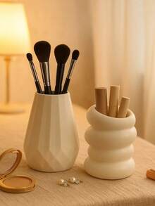 1pc Makeup Brush Holder, Geometric Twisted Design, Vanity Tabletop Brush & Cosmetic Organizer, Fashion Desktop Storage Rack, Suitable For Bedroom & Bathroom, Minimalist Decor Accessory - Multicolor - View 8