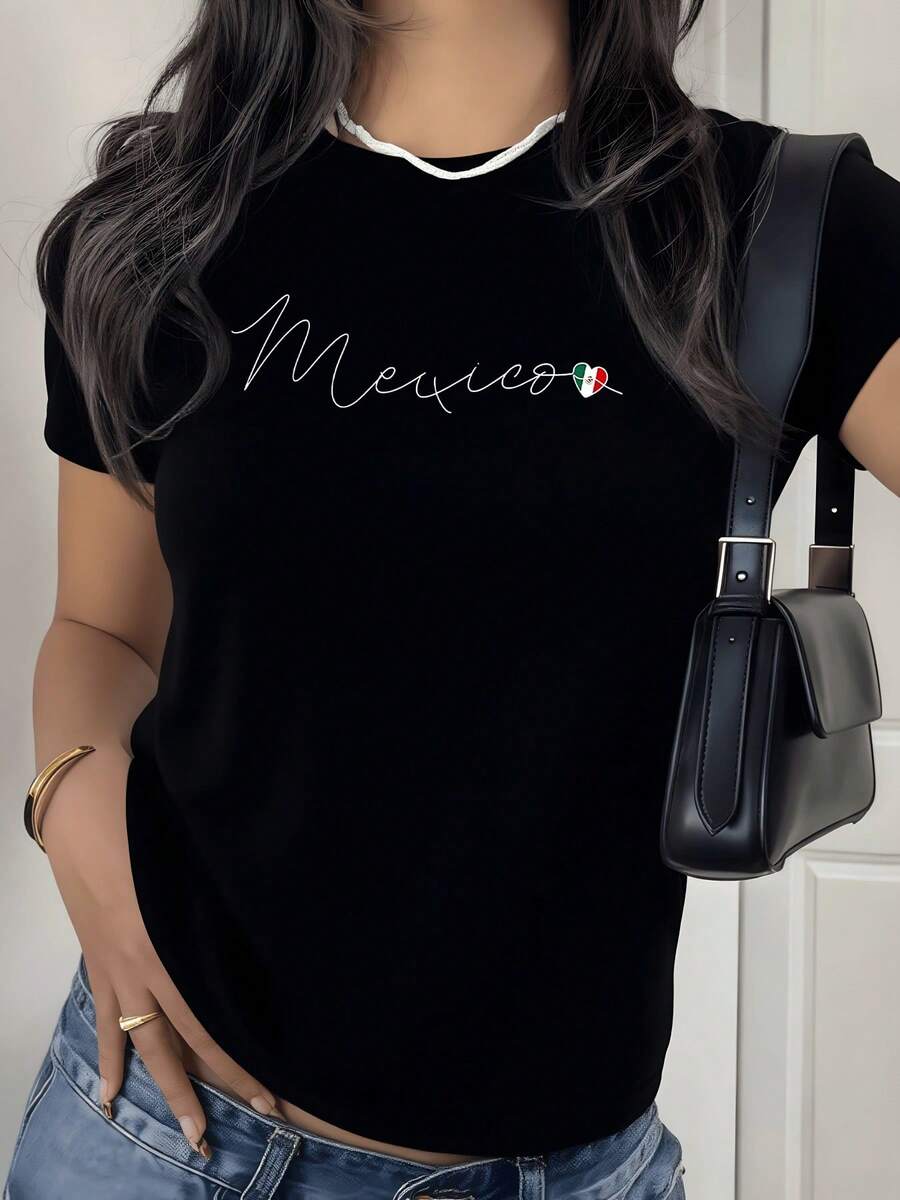 Texto Mexico con corazón tricolor que simboliza amor y orgullo por las raíces mexicanas camiseta de mujer casual cómoda y moderna - Negro - Ver 1