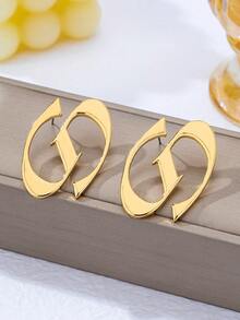 1 Pair Popular Versatile Retro Letter-Shaped Stud Earrings - Golden - View 4