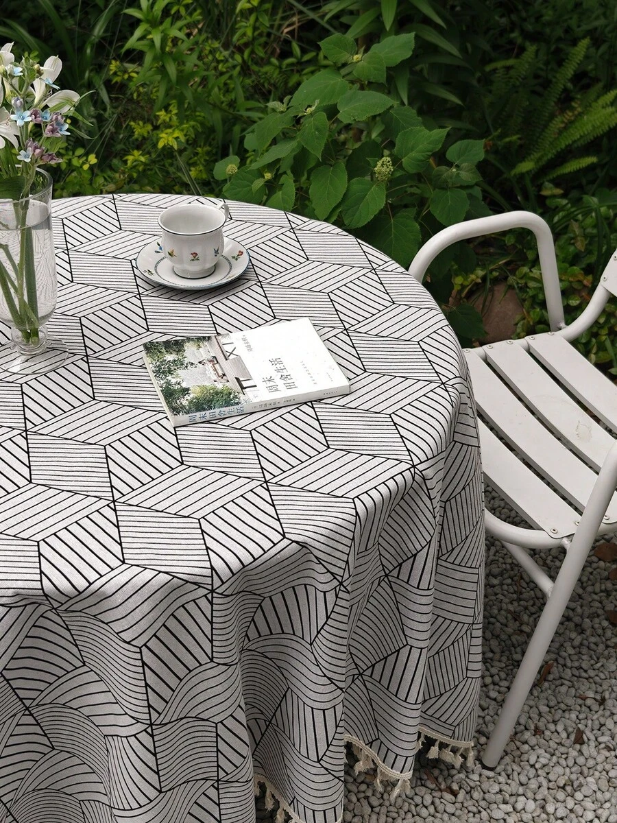 1 pièce Nappe imprimée de décoration extérieure bohème – Design Ins, ourlet à franges, matériau doux, tissu léger et doux, forme rectangulaire, idéal pour la décoration de salle à manger intérieure, les rassemblements sur la terrasse, le barbecue dans le jardin, multi-usage comme couvre-poussière pour meubles et couverture de camping. - Géométrie blanche - Voir 1