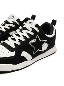 Q-AND Tênis Esportivo de Skate Plano com Patchwork de Lona em Contraste Preto e Branco para Homens 2026 Novo Decoração de Estrela Cano Baixo com Cadarço Clássico Versátil Tênis Esportivo Casual, Design Original para Uso Diário, Estilo Único - Preto e Branco - Visão 5